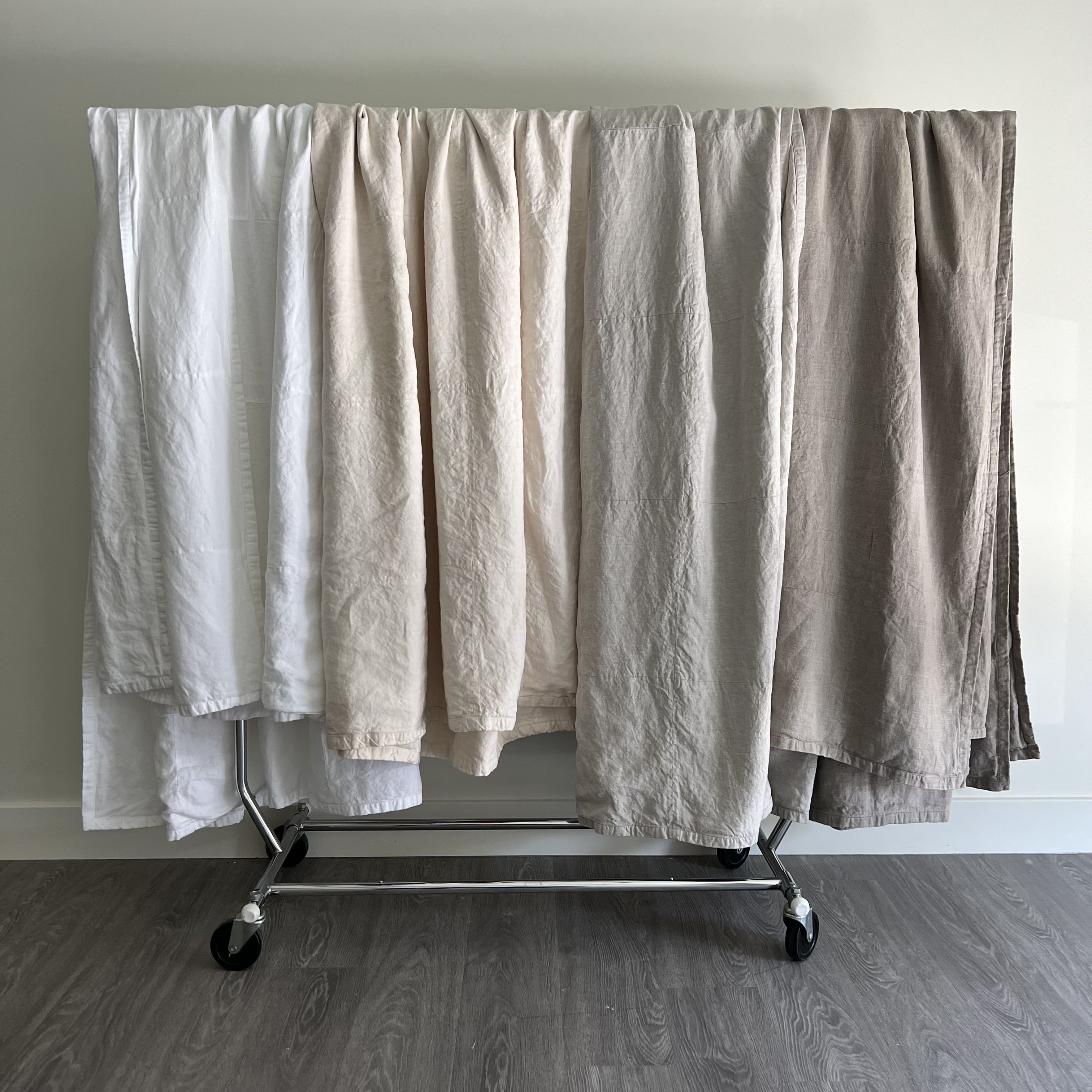 White lightweight online blanket